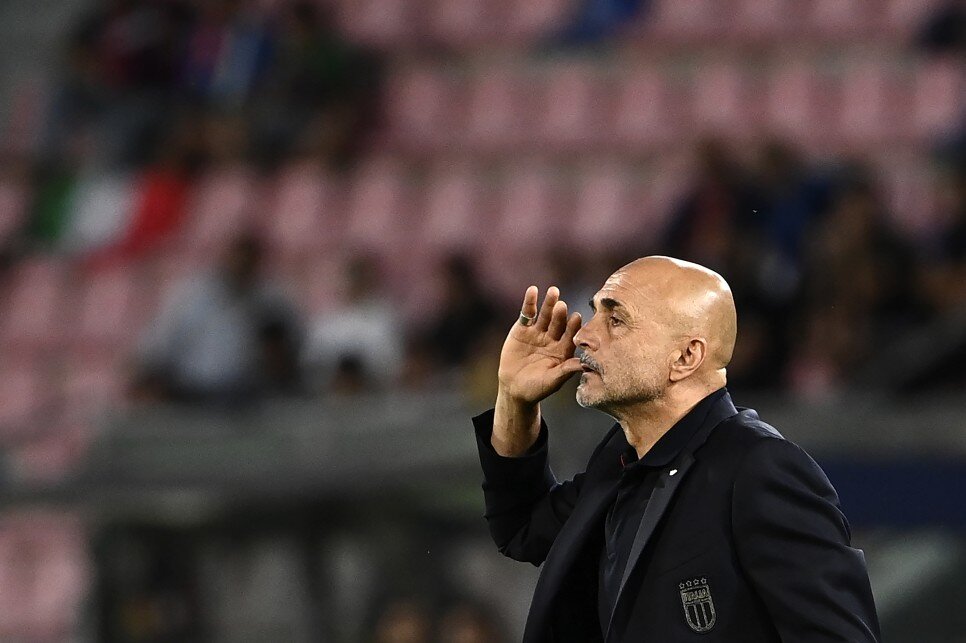 LUCIANO SPALLETTI S�RPR�Z�