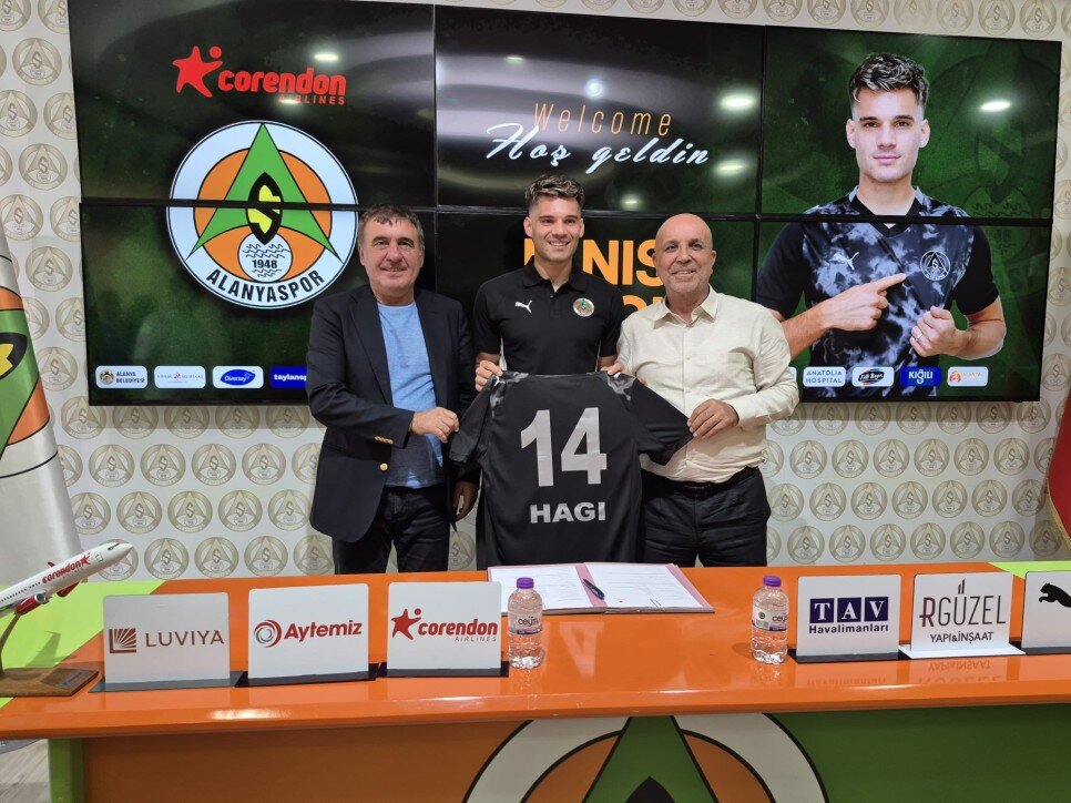 IANIS HAGI