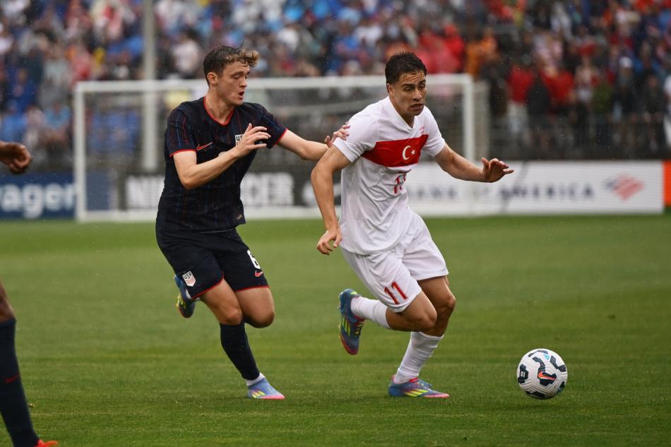 SADECE B�R GAL�B�YET