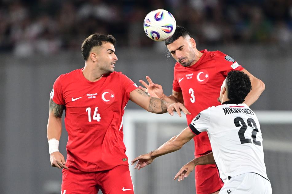 MUHTE�EM T�RKLER!