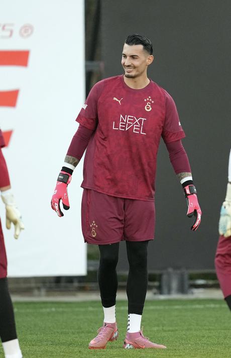 U�URCAN �AKIR �LK ANTRENMANINDA