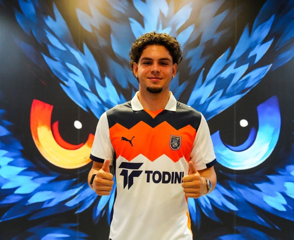 TU�RA TURHAN