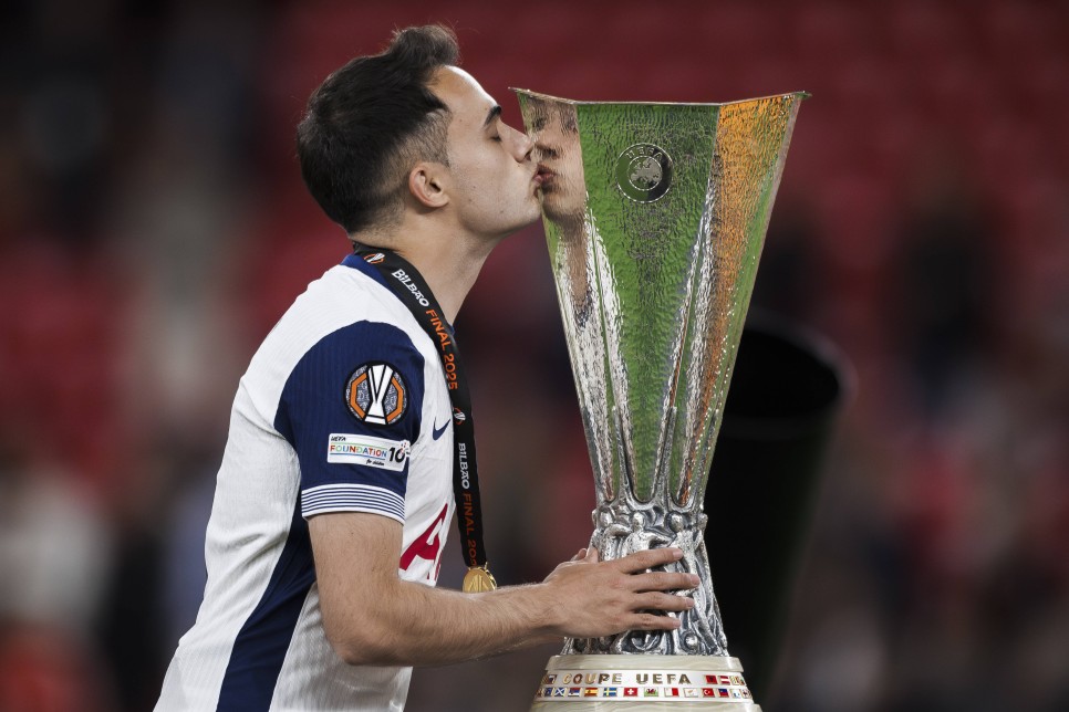 BONSERV�S� EL�NDE OLAN FUTBOLCULAR