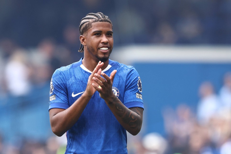 FAVOR� ADAY: ANDREY SANTOS