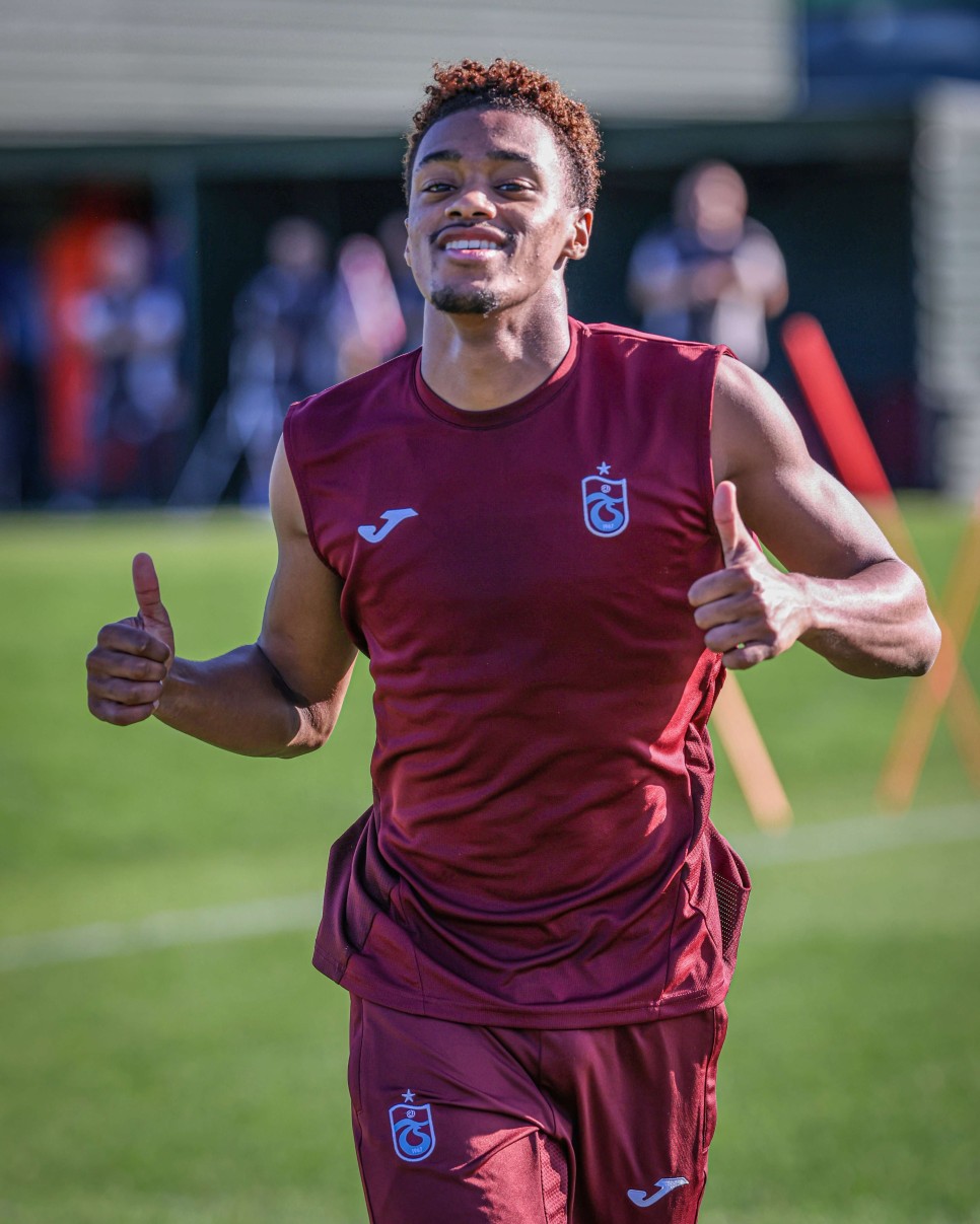 HAZIRLIKLAR S�R�YOR