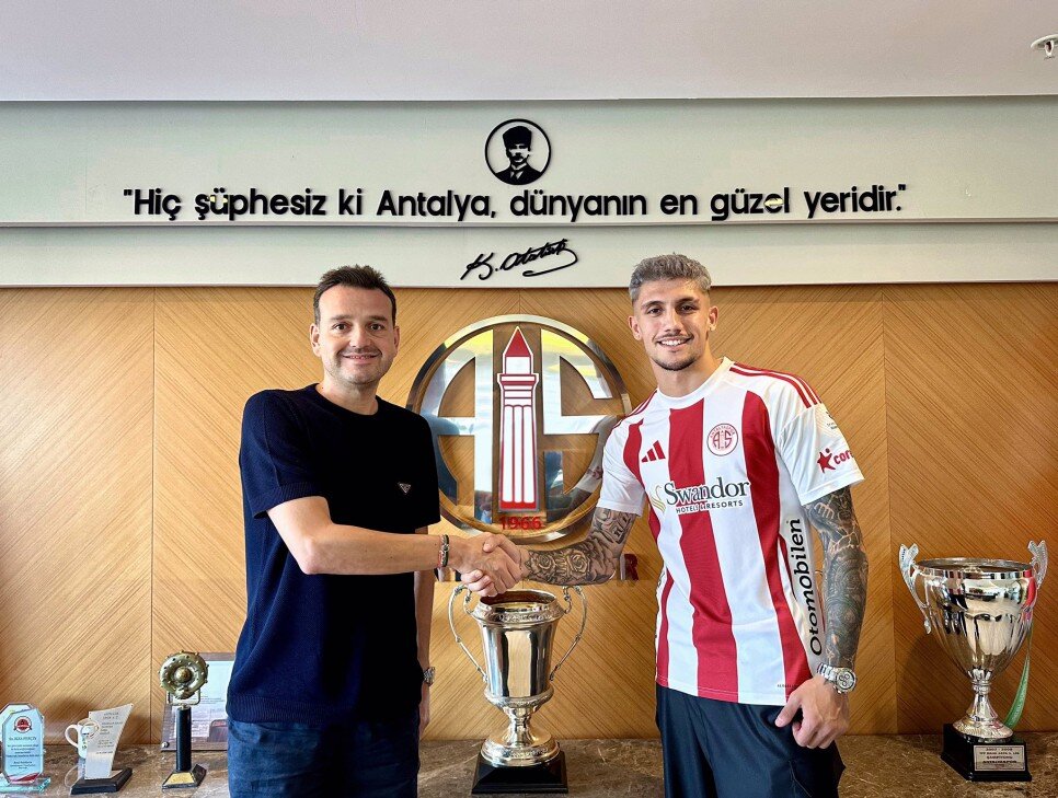 SAMET KARAKO�