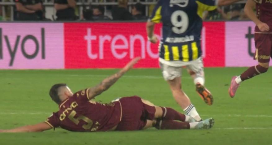 DK:17 OKAY'IN G�RD��� KIRMIZI KART