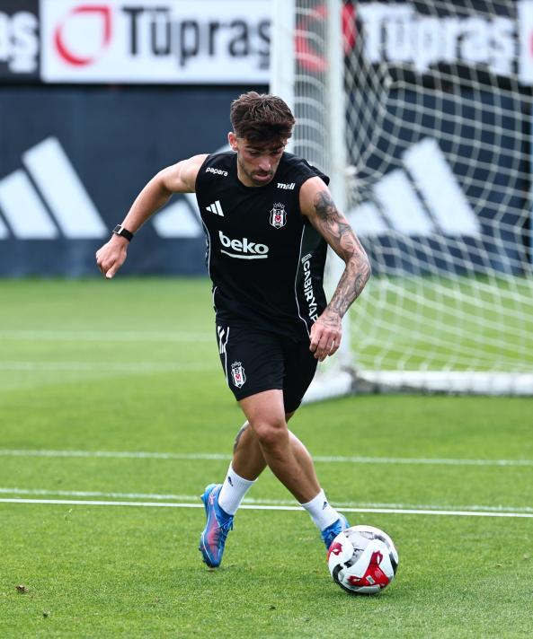 ANTRENMANDAN FOTO�RAF