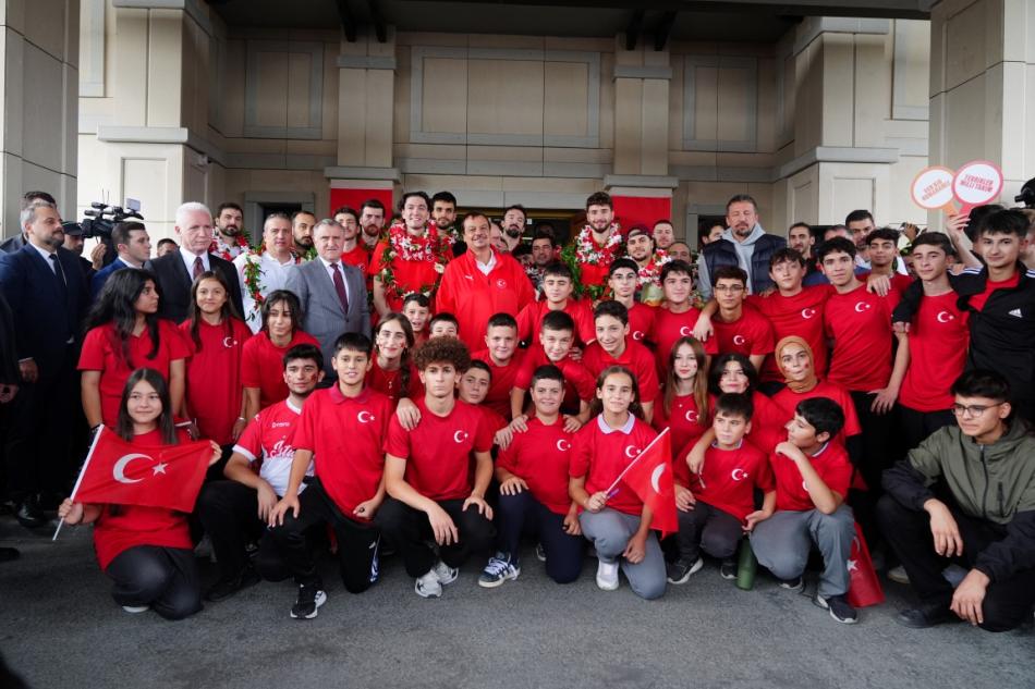 12 DEV ADAM, YURDA DND