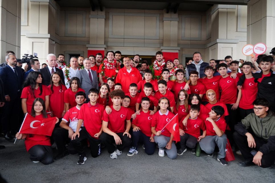 12 DEV ADAM, YURDA DND