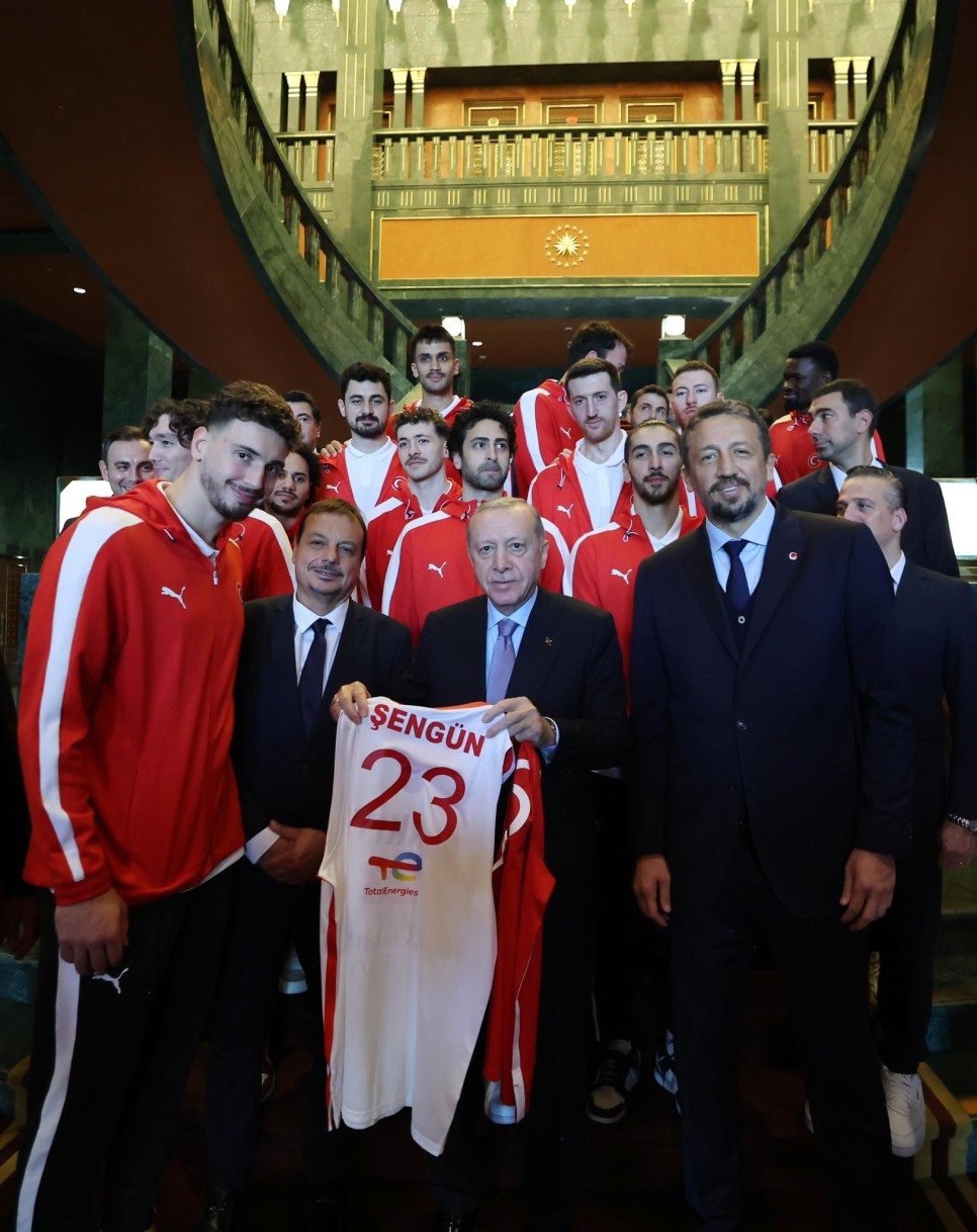 CUMHURBAKANI, MLL TAKIMI KABUL ETT