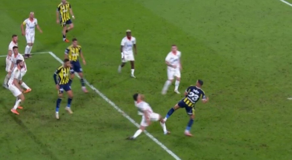 90+6 F.BAH�E'N�N PENALTI BEKLED��� EL POZ�SYONU
