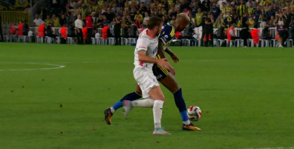 12.DAK�KA, TALISCA'NIN FAUL BEKLED��� AN