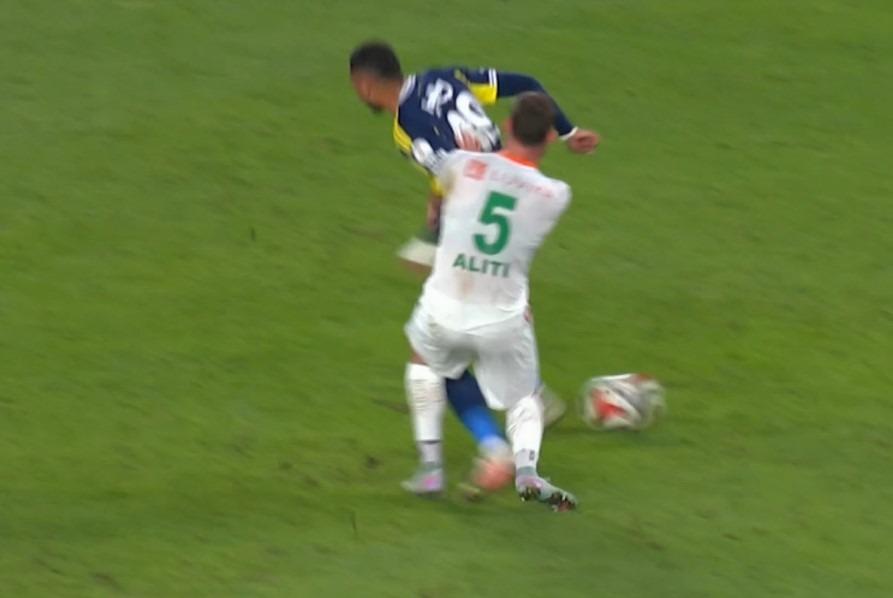 27. DAK�KA, EN-NESYRI'NIN YERDE KALMASI