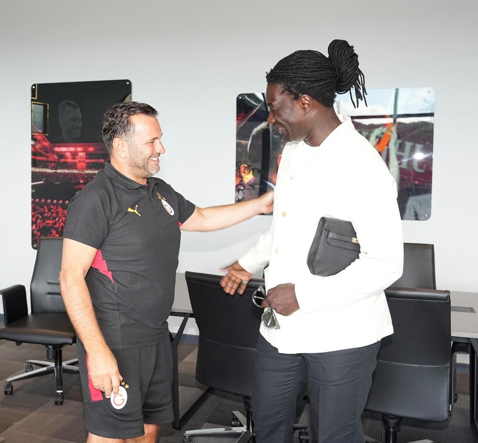 GOMIS, GALATASARAY'I Z�YARET ETT�