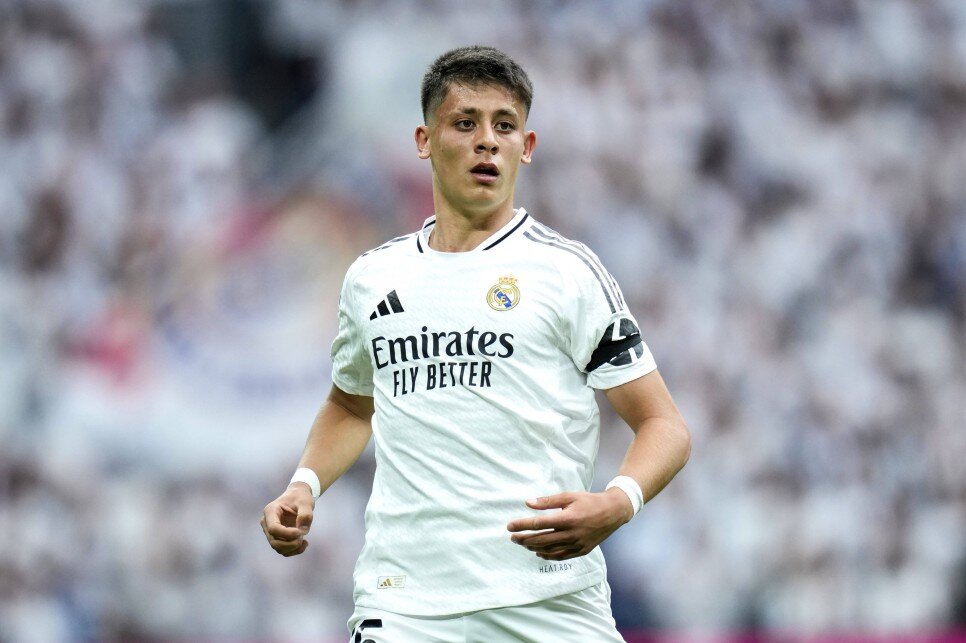 REAL MADRID - 196 M�LYON �