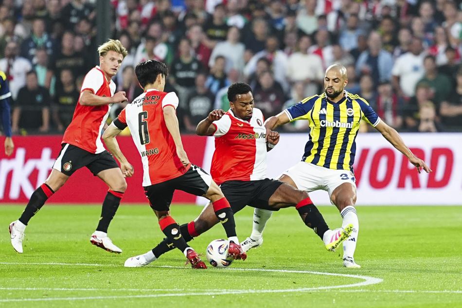 FEYENOORD: 210 M�LYON EURO