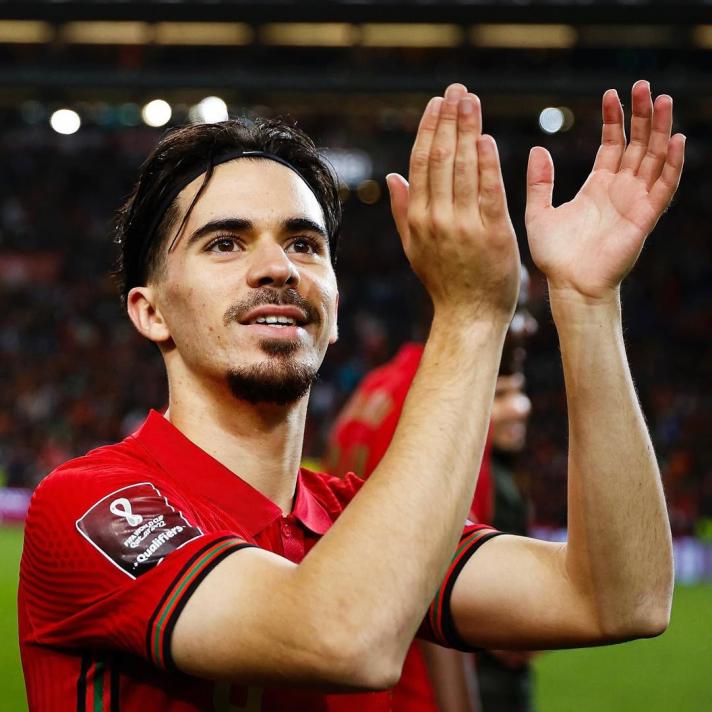 �LK KEZ M�LL� TAKIMA SE��LD�