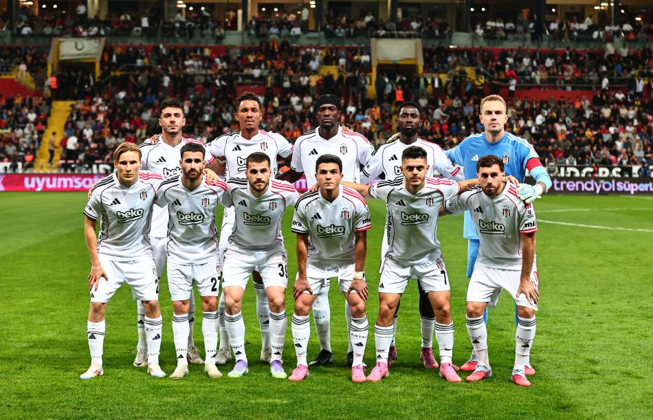 YAZARLARDAN BE��KTA� YORUMU