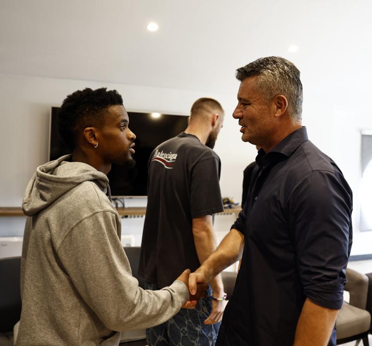 HAZIRLIKLAR S�R�YOR