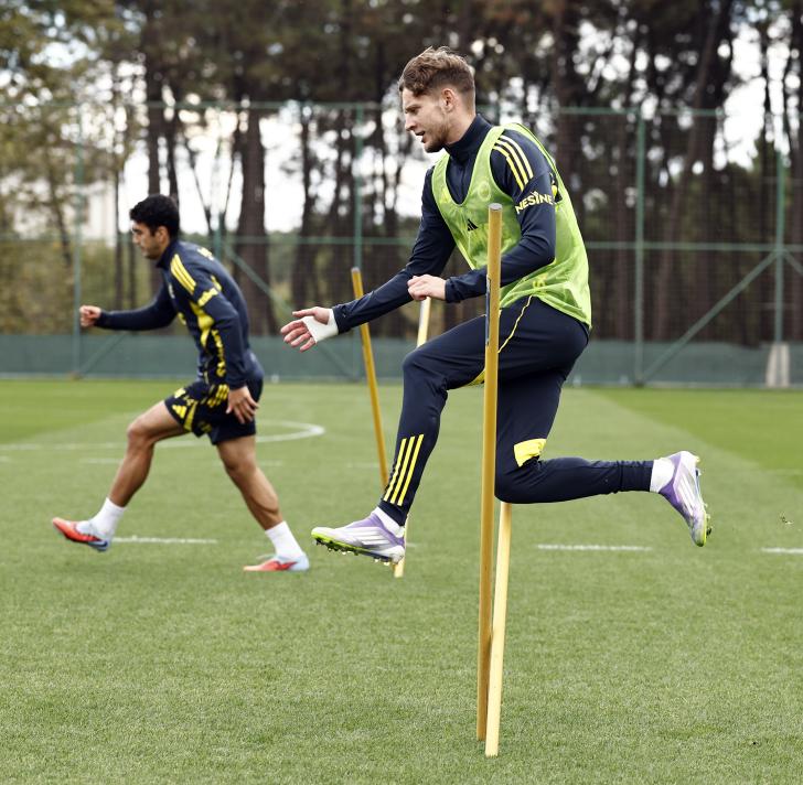 OYNAYANLAR DNLENMEYE YNELK ALITI