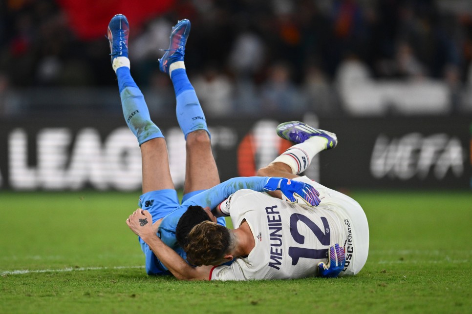 BERKE ZER MANETLERDE