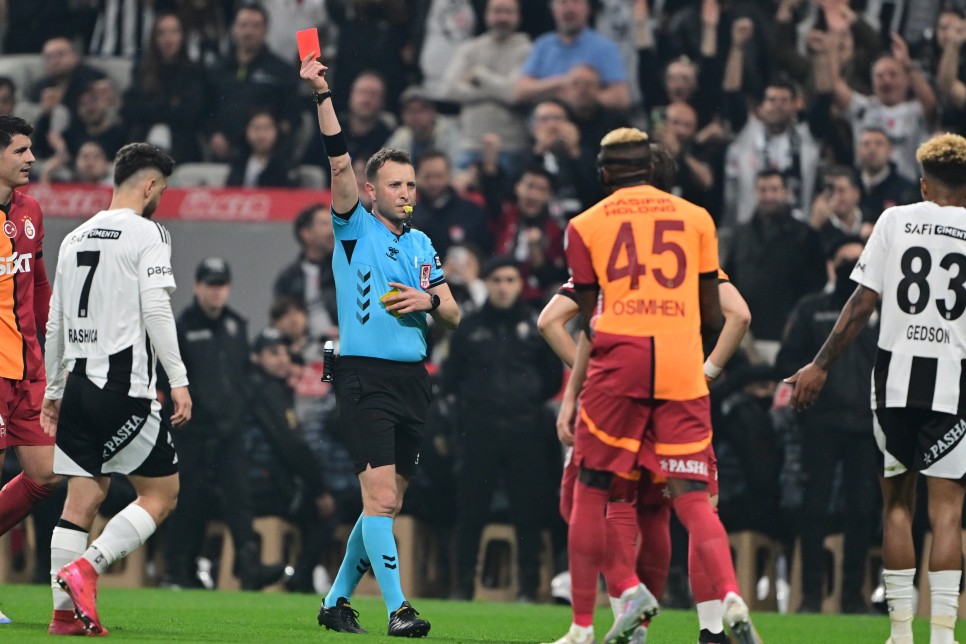 SON 4 MATA 4 KIRMIZI KART