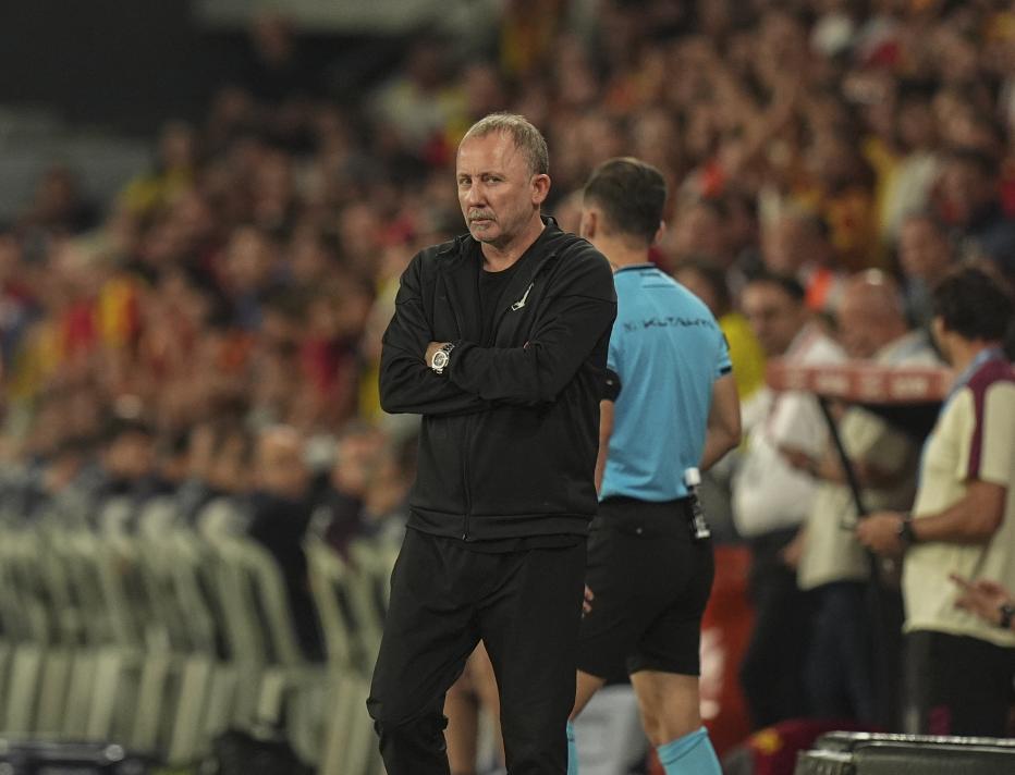 OKAN BURUK'A KAR�I �ST�N