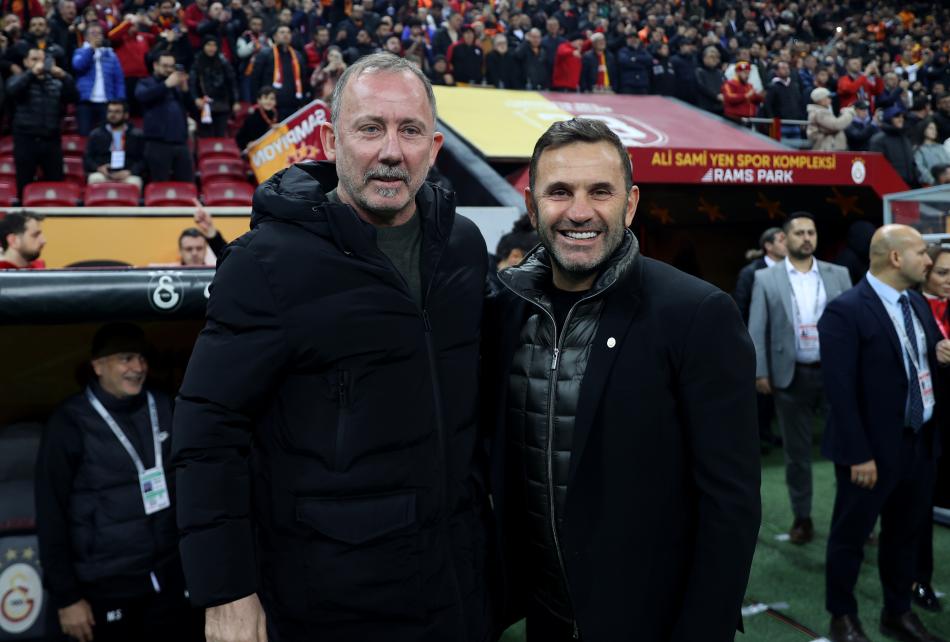 GALATASARAY �LE 4 KEZ KAR�ILA�TI