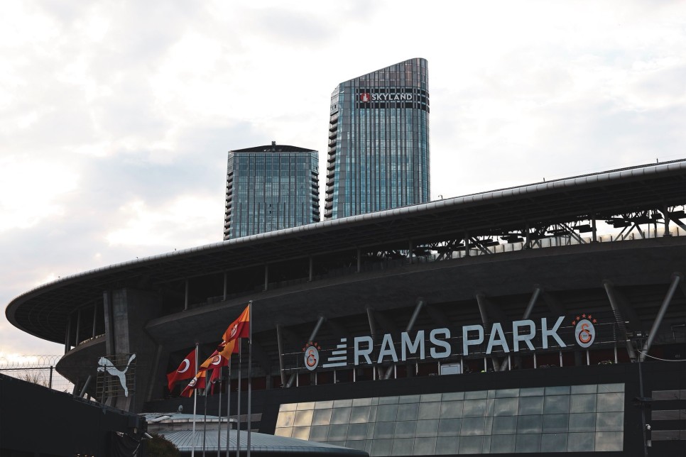 YAKINDAN TAKP EDLYOR