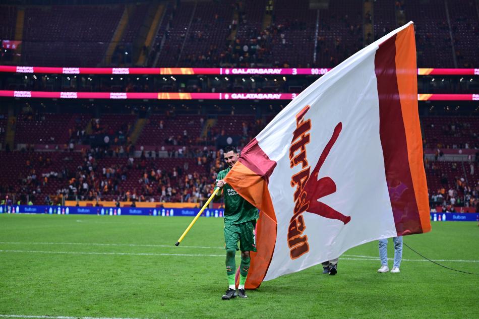 GALATASARAY'DA DEVAM ETT