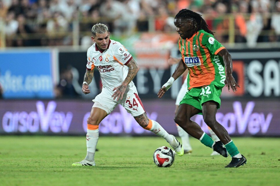 EFSANE OLMAK �ST�YOR