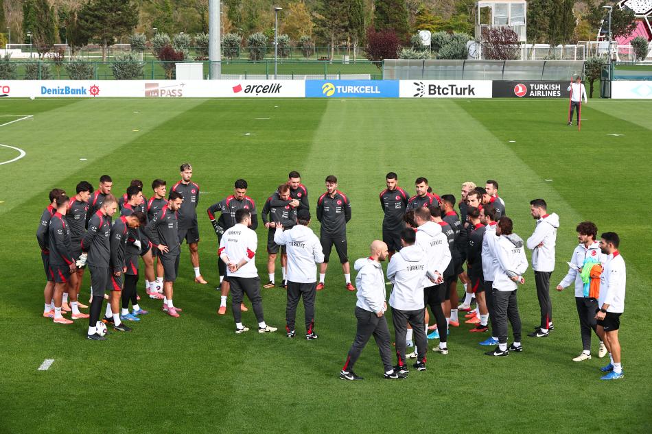 M�LL�LER, HAZIRLIKLARINI S�RD�RD�