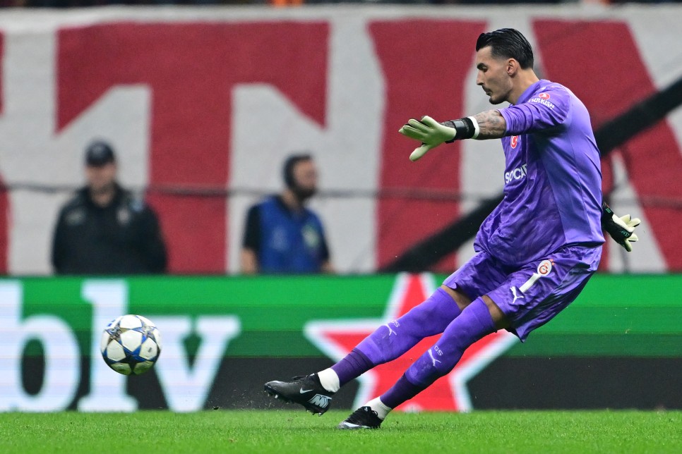 GALATASARAY'I KABUL ETT