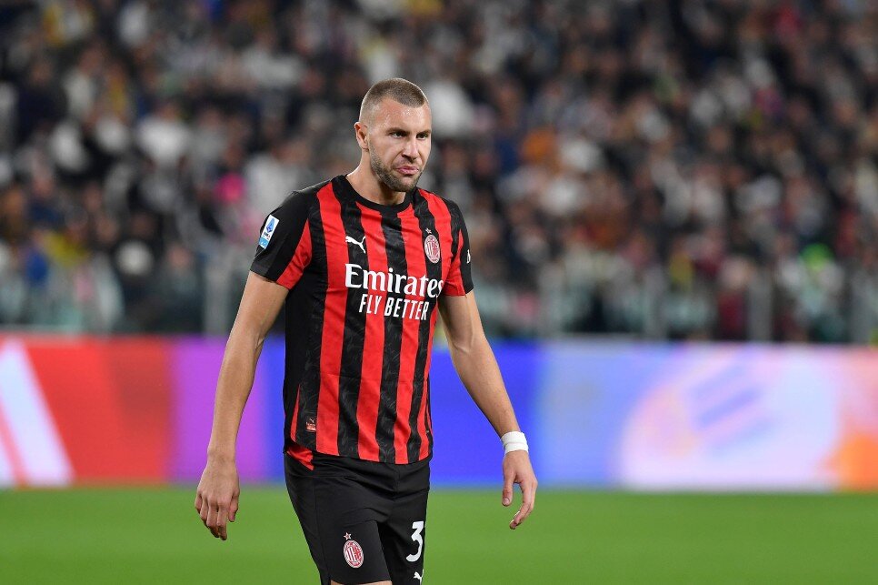 MILAN �LE S�ZLE�MES�