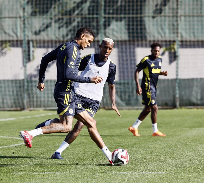 FENERBAH�E'DE G�N�N �DMANI