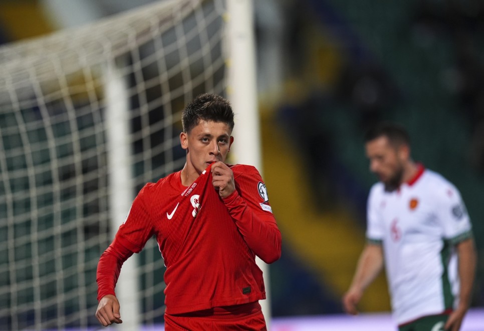 MAN�ETLER ARDA G�LER