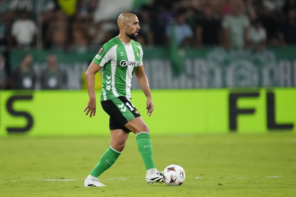 Sofyan Amrabat transferini duyurdular: Fenerbahçe'ye 10 milyon Euroluk teklif!