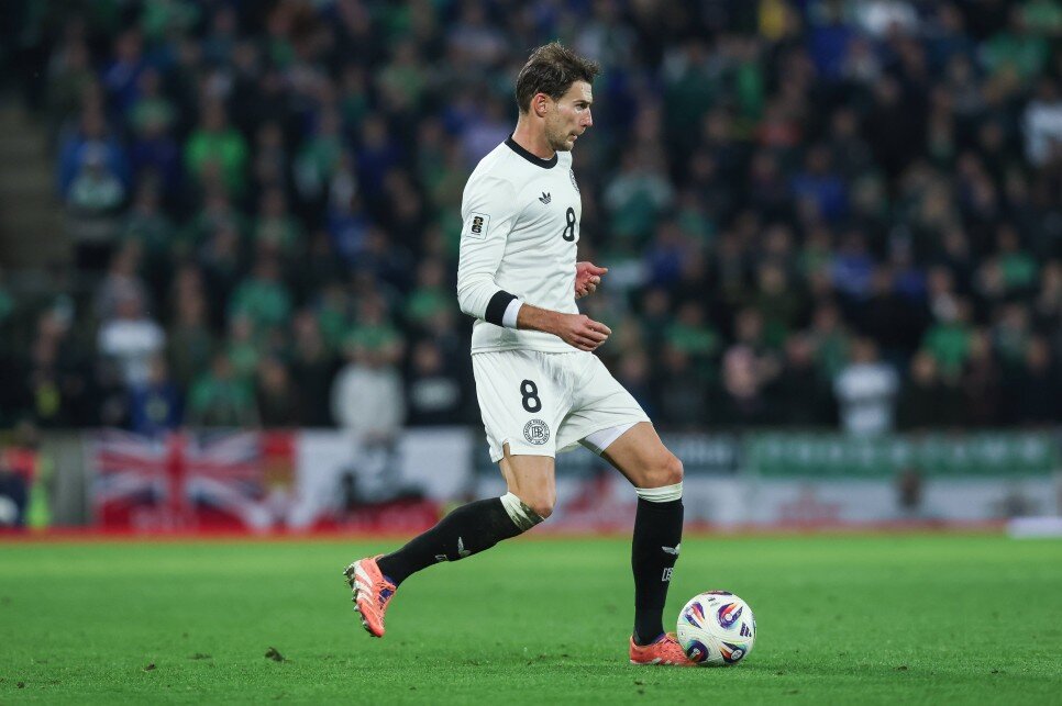 LEON GORETZKA