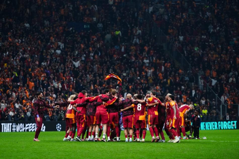 GALATASARAY'A DEV GELR