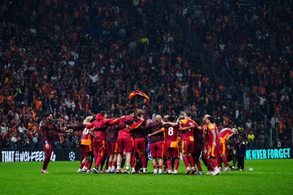 GALATASARAY'A DEV GELR