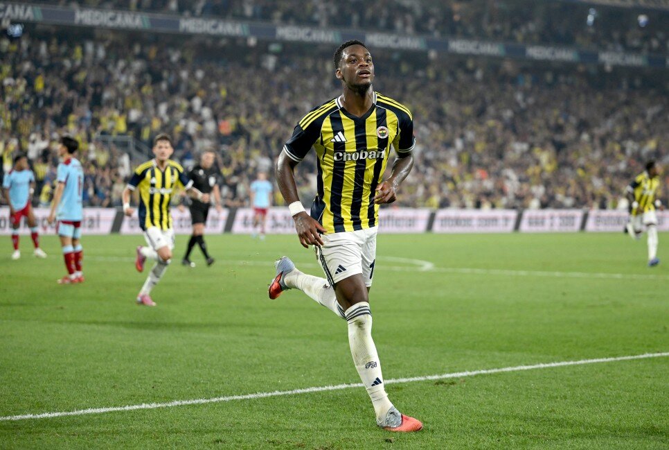 AKLI �NG�LTERE'DE