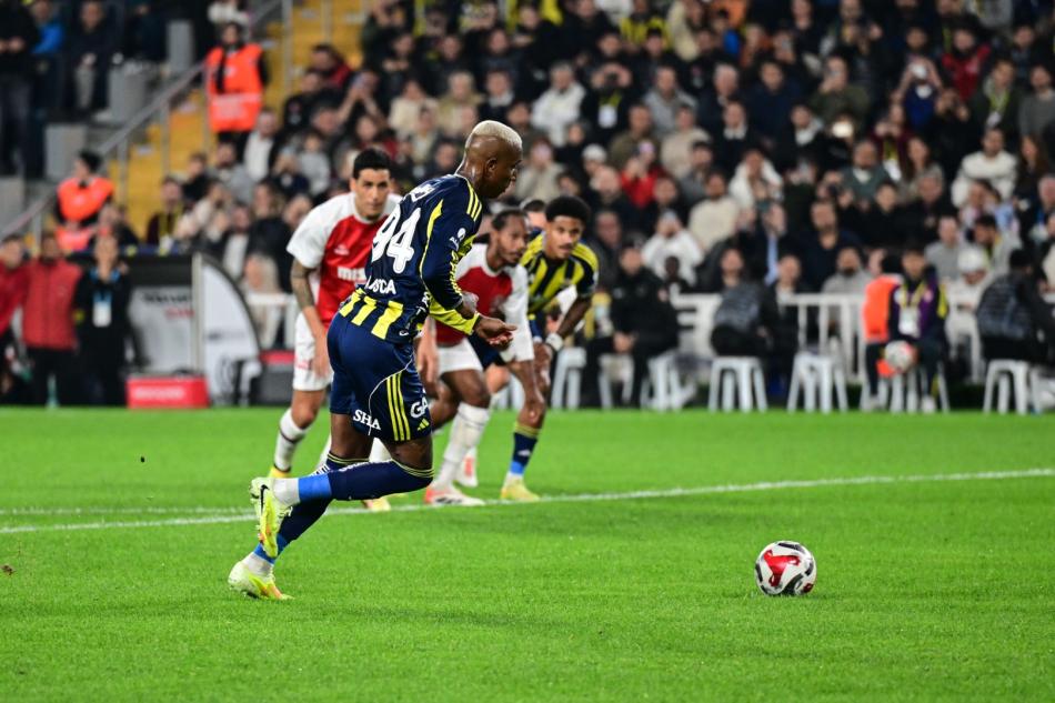 K KEZ PENALTI KAIRDI