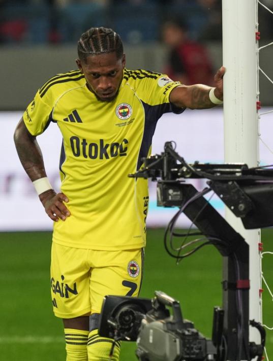 LK 11'DE OYNAMAYI UNUTTU