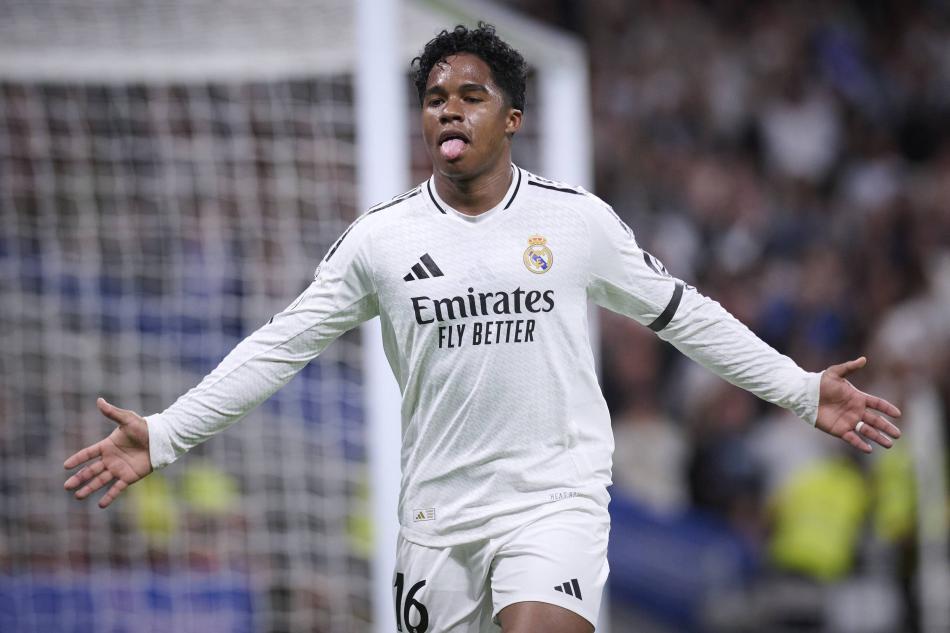 FENERBAHE ADAYLAR ARASINDA