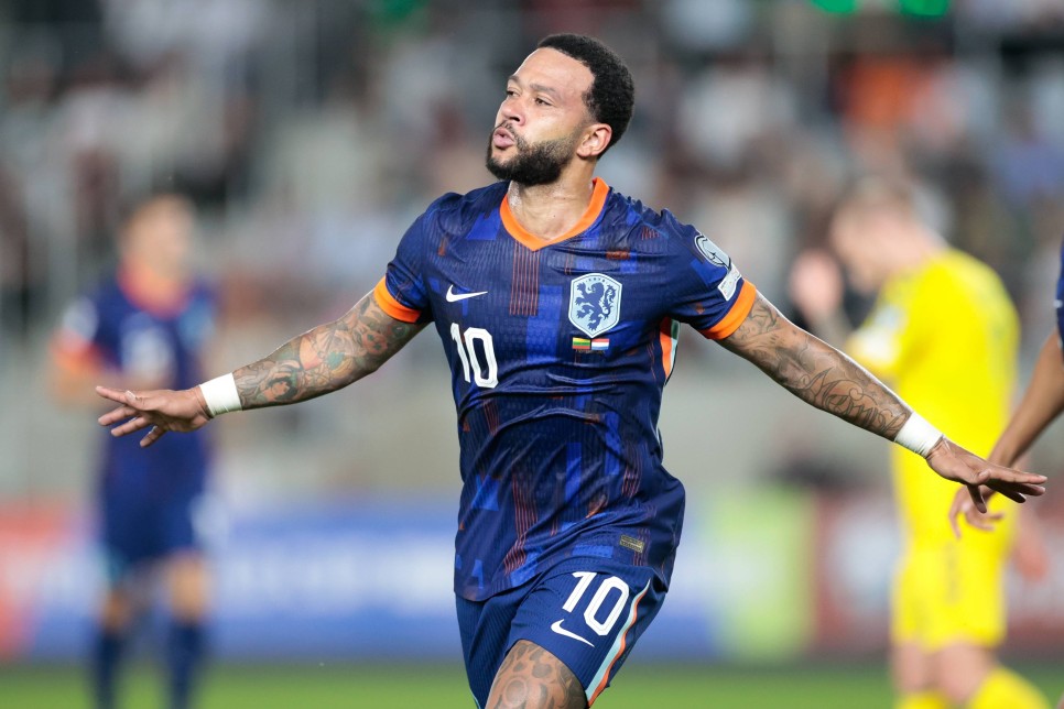 FENERBAHE'DE DEPAY HAREKATI!