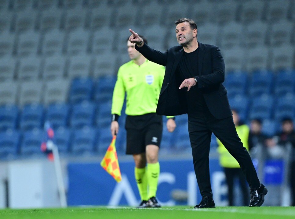 4 SEZONUN 3'�NDE OKAN BURUK