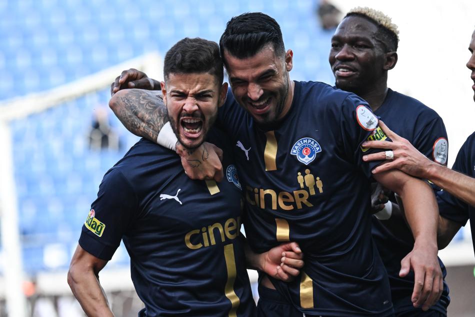 KASIMPAA'DA BEN OUANES  SAHADA FARK YARATIYOR