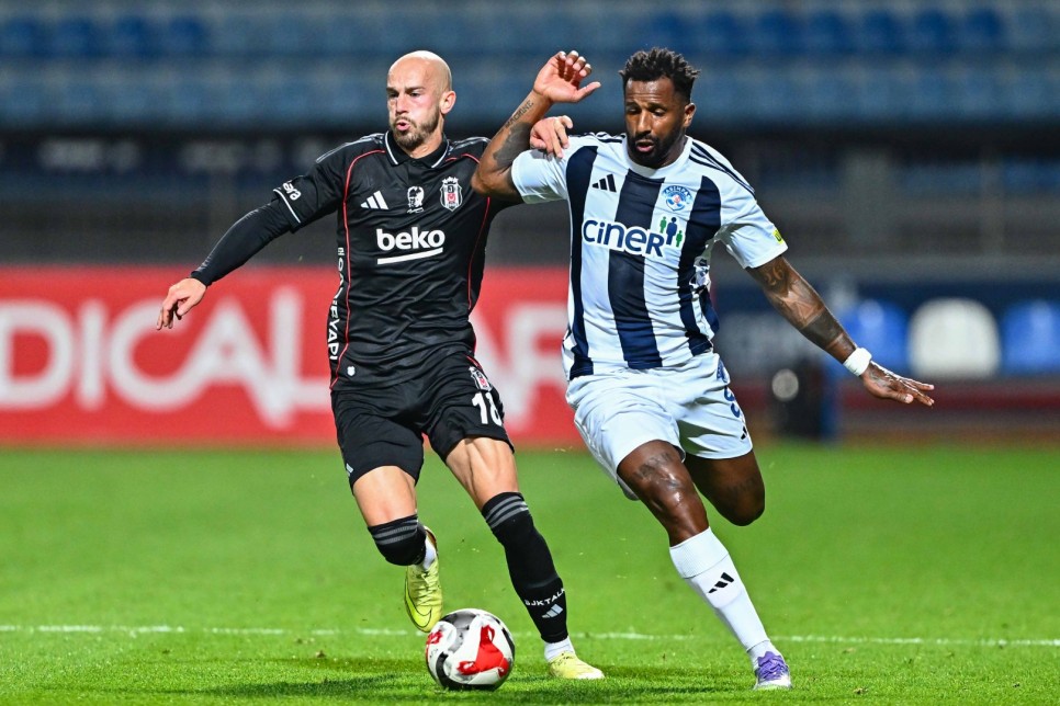 YAZARLARDAN BEKTA YORUMU