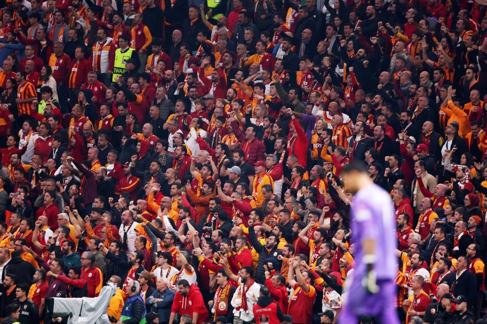 AYLIK 3 MLYON EURO GELR